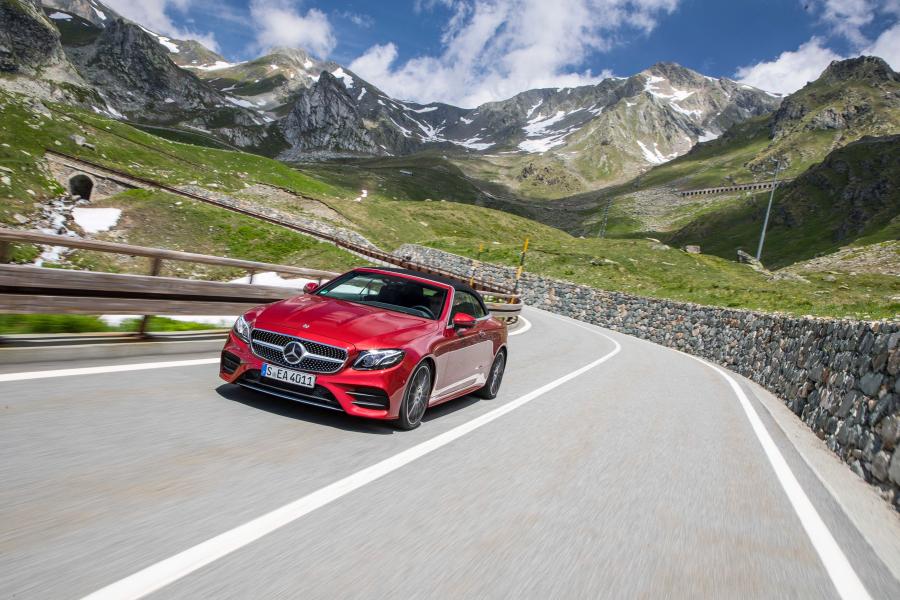  Mercedes-Benz E300 AMG Line Cabriolet 2017 года  (WW) (фото 29 из 32)
